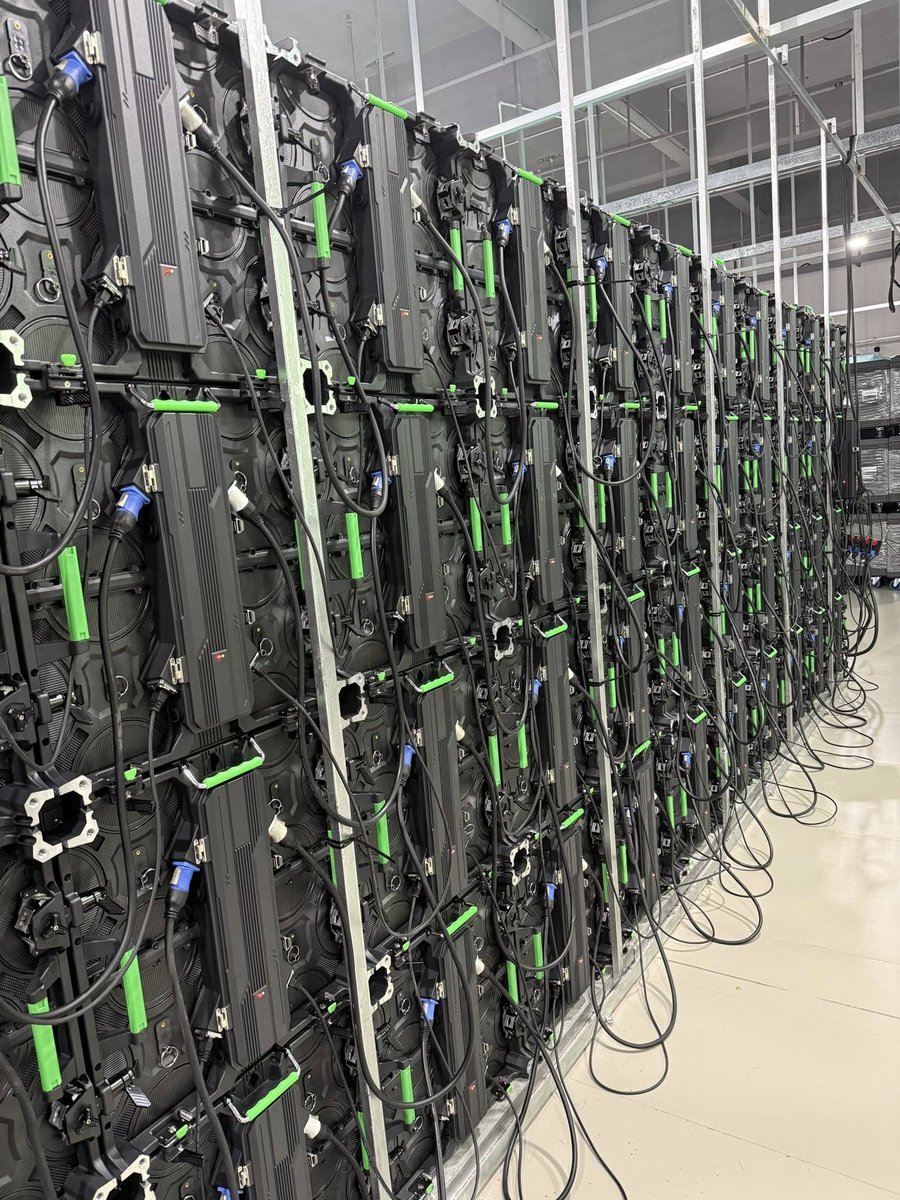 dshngyu255973's tweet image. Professional LED display manufacturer from China.
Custom solutions &amp;amp; modular splicing for any scene.
Factory direct price &amp;amp; global shipping.
Welcome to my homepage for more projects.
#LEDwallscreen #LEDglassscreen #LEDtransparentscreen #LEDdisplay #LEDtransparentfilm