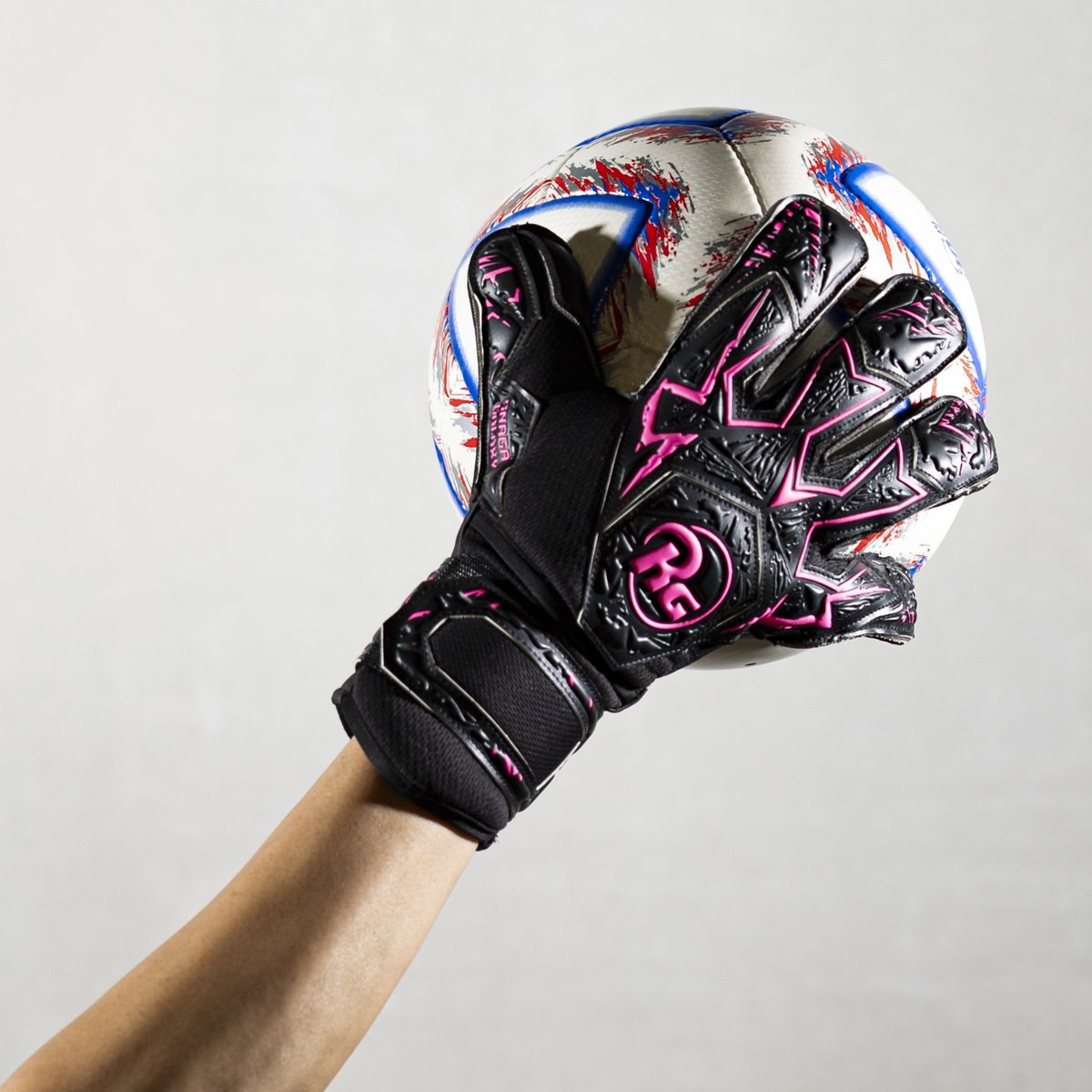 残念なお知らせがあります。 昨年、Amazon倉庫で火事がありました