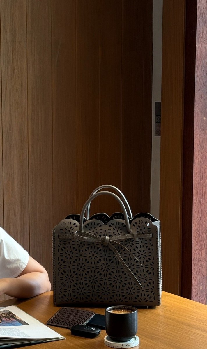 ELLA & GLO tweet media