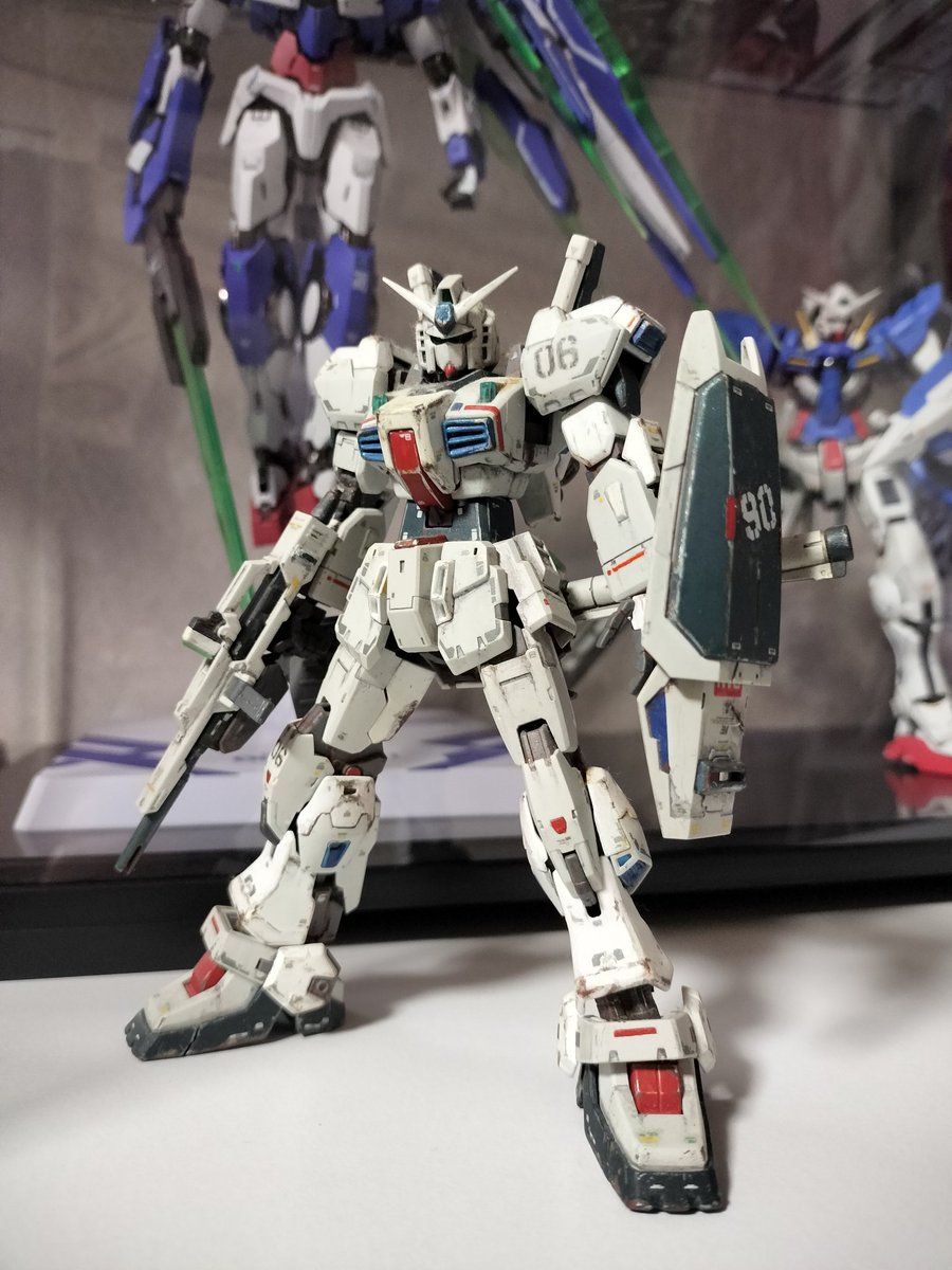3K2C6's tweet photo. 叔父さんが7年くらい前に制作したという独特アレンジのMk-II頂いたので我が家に鎮座させる！！
こんな素敵な配色とへの字スリットなしアレンジだなんて！！！すてき！！！！！！
#ガンダムマークトゥーあつまれ https://t.co/IMiYaqlopY