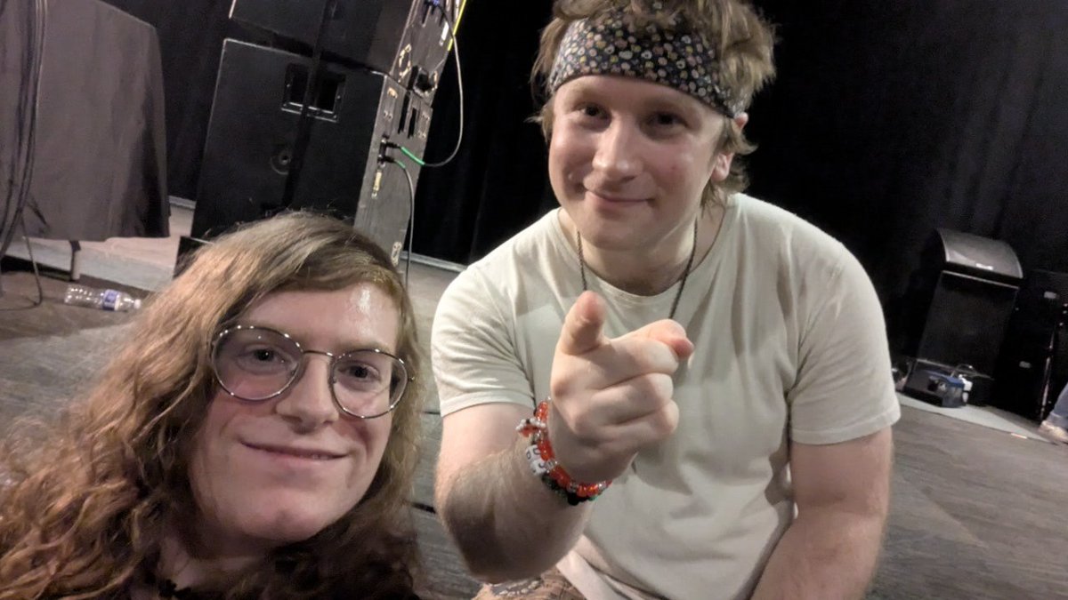 EmmaBeeReal's tweet photo. Thanks for a great first concert @FoxStevensonNow !!! Keep being you 🩷🩷🩷 https://t.co/8hTTFMWfVx
