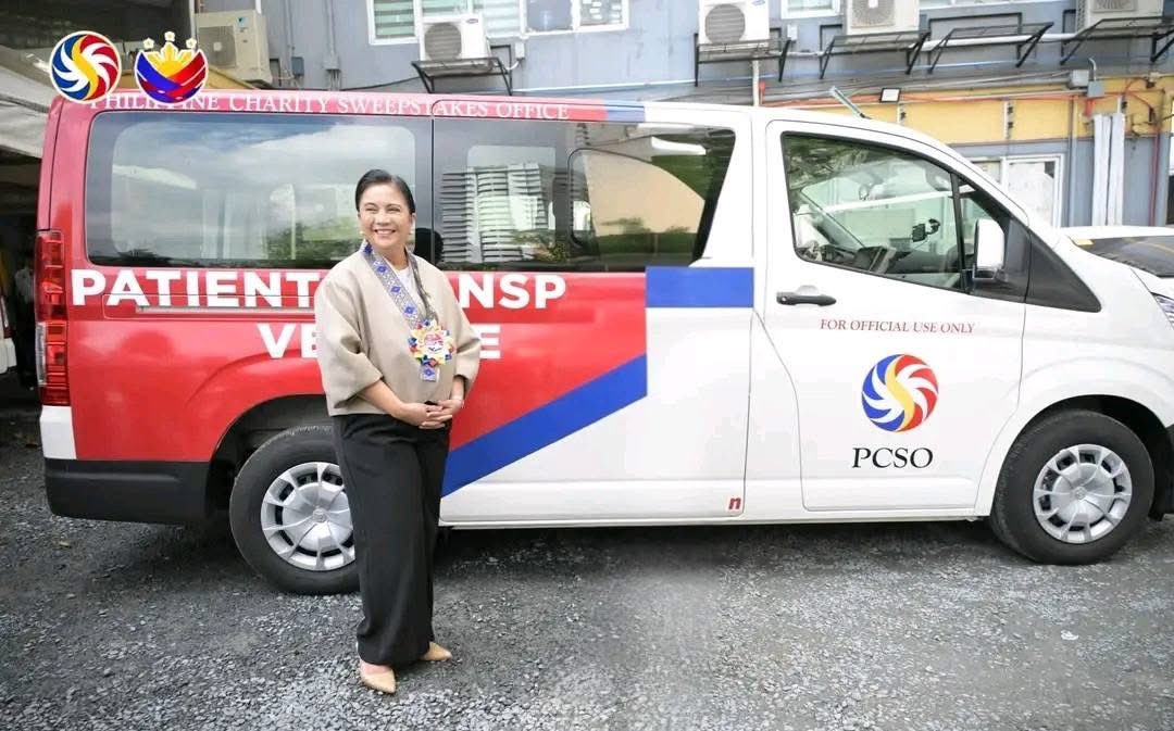 LTeomezorrat's tweet photo. 𝐓𝐑𝐀𝐁𝐀𝐇𝐎, 𝐇𝐈𝐍𝐃𝐈 𝐏𝐔𝐋𝐈𝐓𝐈𝐊𝐀🇵🇭

Through active collaboration with the PCSO and National Government, VP Leni Robredo secures Patient Transport Vehicles for Naga City! A big boost for Naga Healthcare!

#Leni2028 #LetLeniLead2028 #BBM https://t.co/3ssNL9xXWz