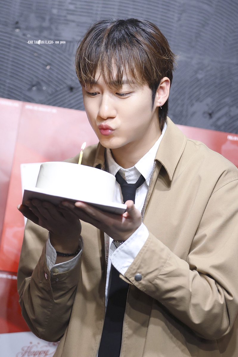 knkflashtw's tweet photo. 260221 Happy Virthday Live For You

🎂💝

#지훈 #김지훈 #지훈짱짱 #하프 #하프짱짱
#크나큰 #JIHUN #HVLF #KNK
@KNKOfficial220 https://t.co/fnwbG8HsUR