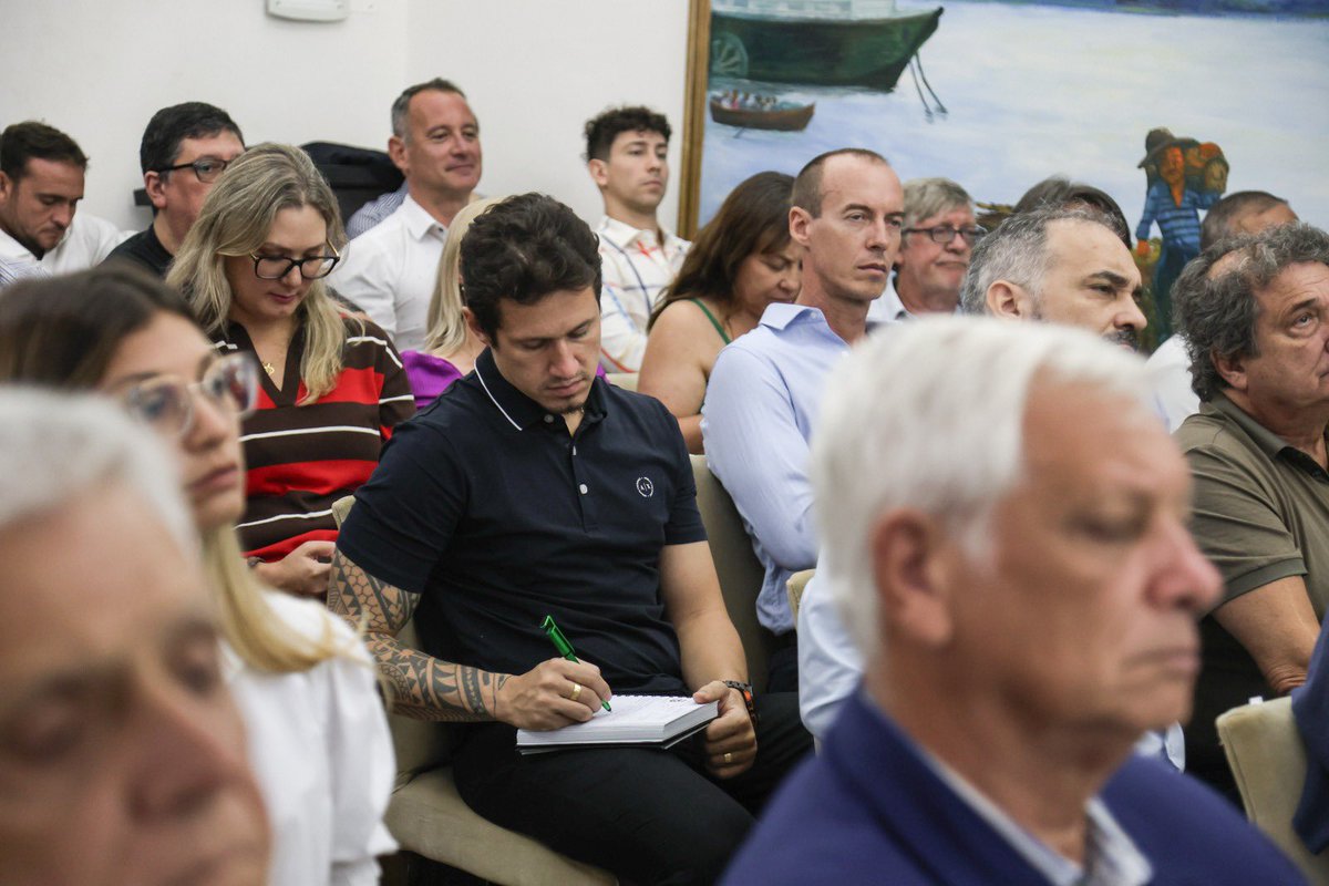 Adolfo Safrán tweet media