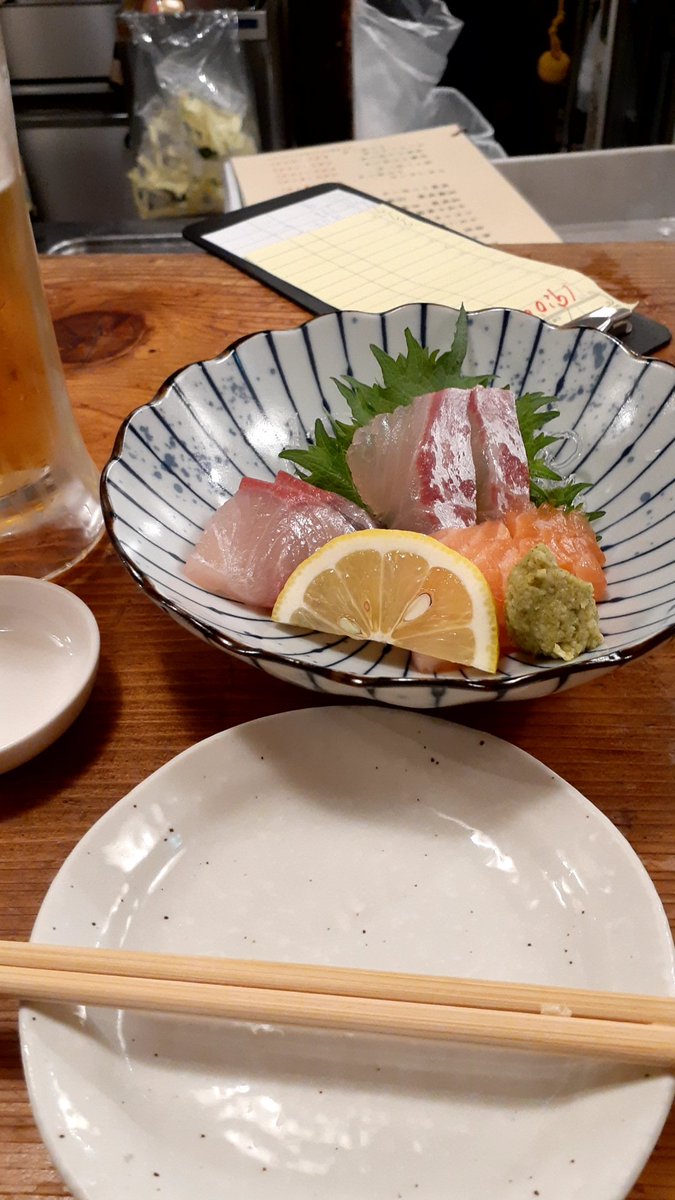 m_acs2's tweet photo. 大阪の大衆酒場はやっぱり最高🤤 https://t.co/kYz3xE46U3