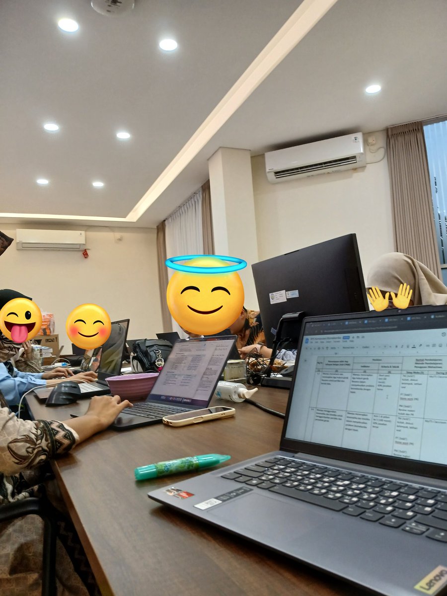 ruto ngelive, trejo up konten, dan gw:
masih terjebak lembur yang entah sampe jam berapa ini🤗🤗🤗🤗