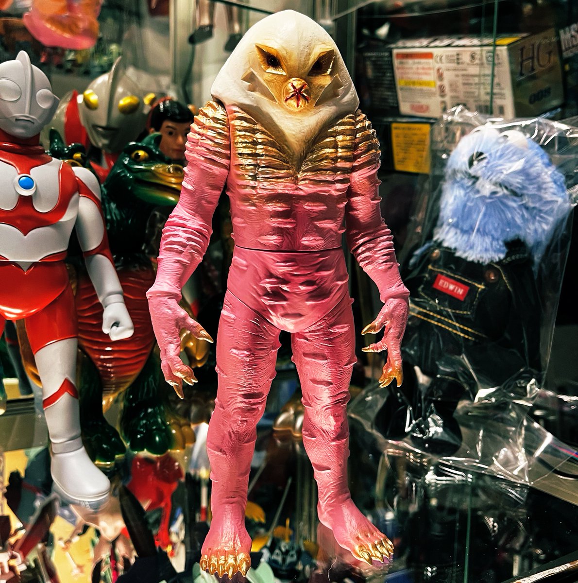 今まで買うか迷っていたんですけど、ケムール人が出たタイミングで