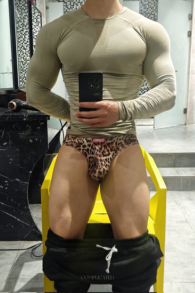 It'scomplicated tweet media