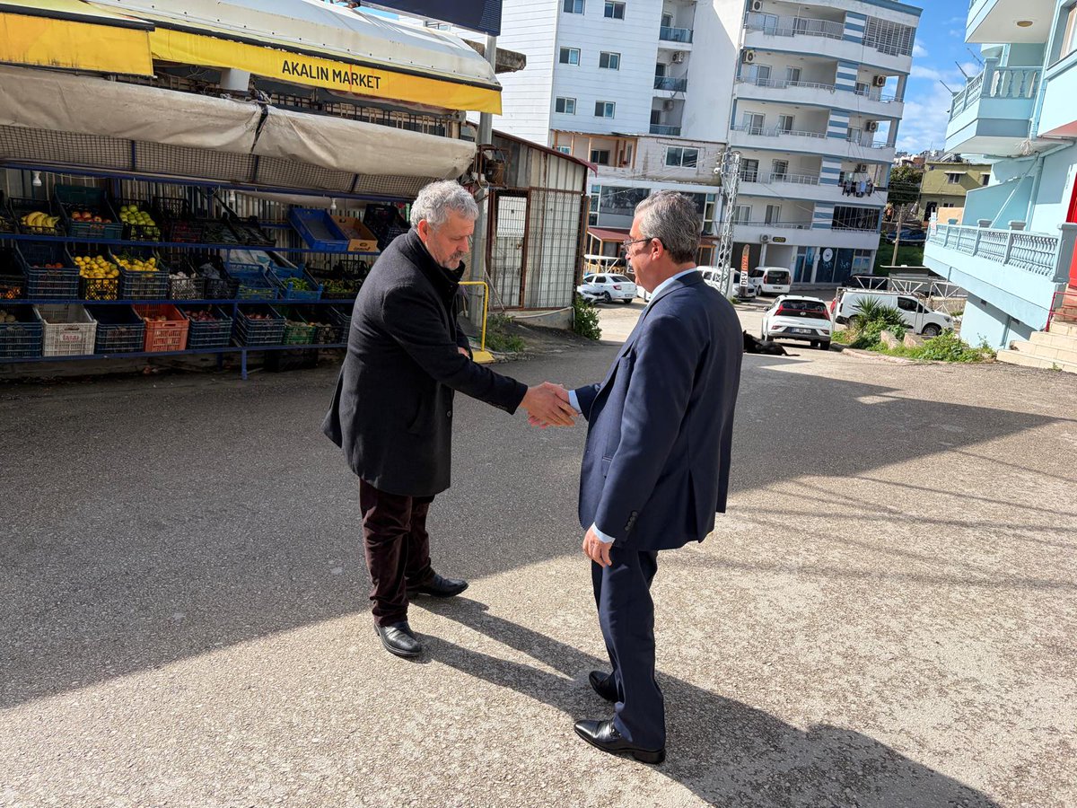 Sabahın ilk saatlerinde çarşımızda hemşehrilerimizle buluşarak güne bereketli bir başlangıç yaptık.
Esnafımızı ziyaret edip hayırlı işler diledik, vatandaşlarımızın talep ve önerilerini dinledik.
Samimi sohbetleri ve içten karşılamaları bizlere büyük bir motivasyon kaynağı oldu.