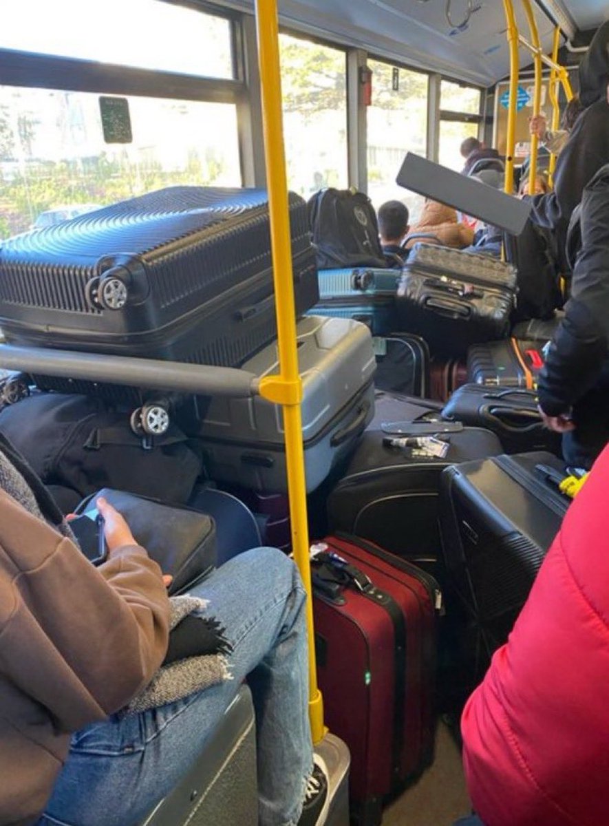 haksizligi bavula koyup yalnizligi da yanımıza alip giderken bizim yük miktarı