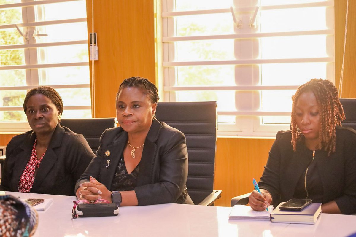 cmcikeja's tweet photo. CITIZENS’ MEDIATION BUREAU PAYS COURTESY VISIT TO IBEJU-LEKKI LOCAL GOVERNMENT

https://t.co/6QqtmZ2tFg… https://t.co/43ngfaet68