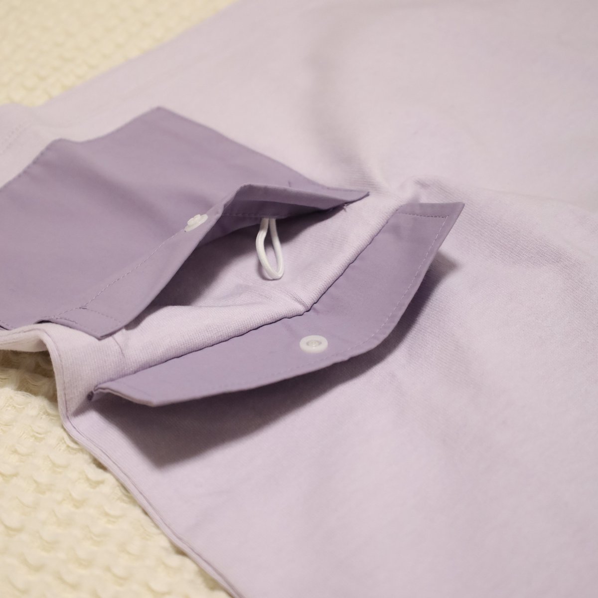 muji_net's tweet photo. こちらのポケット付きTシャツが、本日より全国の取り扱い店舗でも順次発売開始。

ハンカチやティッシュなどが収まるサイズなので、ポケットのないボトムスとの着こなしにもおすすめです。

https://t.co/2MHcMA3z0J https://t.co/d5rqotnflm