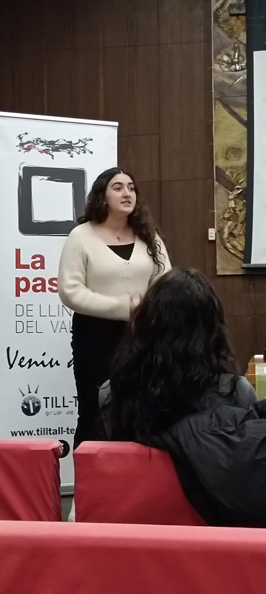 Till_Tall's tweet photo. Ahir vam ser a la Parròquia de Santa Maria de Montalegre per parlar de les Passions catalanes, tradició que ens ve de l'edat mitjana. 
Hem parlat de Passions i de La Passió de Llinars. Hi han participat @Reyes_BG i les actrius que fan de Magdalena #DolorsVentira i @laiasalrach_ https://t.co/MKvlut7Zkw