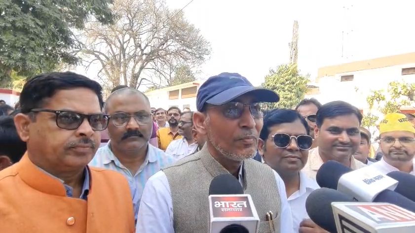 सीतापुर

➡TET अनिवार्यता के खिलाफ धरना-प्रदर्शन
➡शिक्षक संघ का BSA ऑफिस परिसर में प्रदर्शन
➡BSA ऑफिस से कलेक्ट्रेट तक पैदल मार्च
➡PM को संबोधित ज्ञापन मजिस्ट्रेट को सौंपा
➡केंद्र सरकार से TET मामले में बदलाव की मांग
➡जिले के सभी शिक्षक संगठन रहे शामिल

#Sitapur #TETProtest