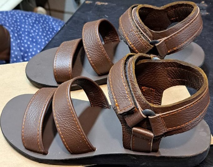 RebelThurs's tweet photo. T-Ship 🚢 l Product range number 2 l Available from size 3-12 l Colour composition Black and brown only l

 #RDT l Comfort. Balanced l Strong l Motion l Quality l Taste #ComfortTaste 👌 #MrHatLifeStyle l Brand Promise: Durability https://t.co/AKzj5W1HPm