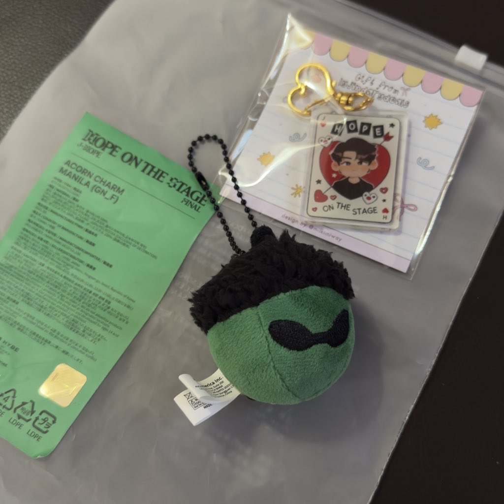 #lyjindaryGA

#HAPPYJHOPEDAY 💜

Happy Hobi Day GA! ⭐️
🇵🇭 ONLY

1 winner of Acorn Charm MANILA and HOTS Chibi Keyring 💕

rules:
mbf, like, and RT 
sf c/o winner (with SC0)

ends in 2 weeks 
(1 wk to claim)
giveaway
🏷️ j-hope