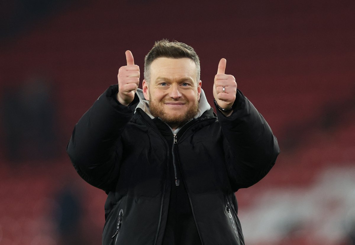 Studio Peking: Kim Hellberg-febern – NT på plats i England för att skildra Premier League-jakten.

Poddavsnittet innehåller mer än så. Exempelvis:
✔ Motståndarkoll.
✔ Mittbackens möjliga lyft.
✔ Målvaktskampen.
✔ Alexander Fransson.
✔ Djupledstänk.
nt.se/podd/artikel/k…