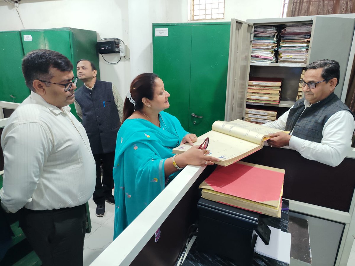 Commissioner Aligarh tweet media