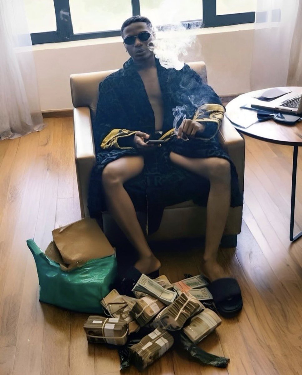 Jaiathalien's tweet photo. Make I try my forever taker again😌 Wizkid. https://t.co/FWRHPgMh4m