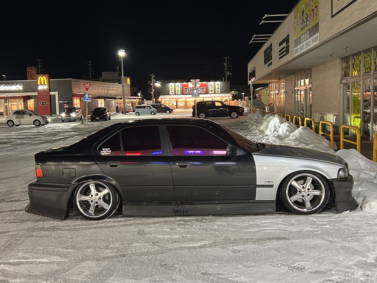 kira___lux's tweet photo. 雪国でもこれで走れるの最強
スタッドレス＆割れないエアロ https://t.co/LJzsmHFEfm