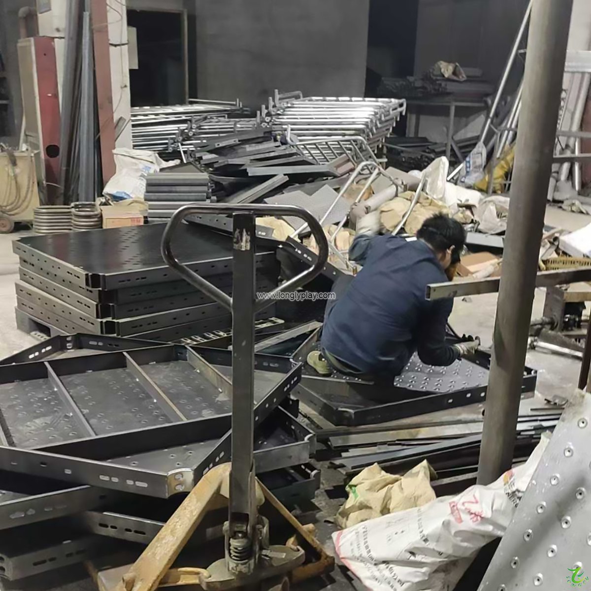 Longlytoy's tweet photo. Hello!🎉🎉🧧🧧 
We have resumed work, Welcome to contact us if have any orders of kids amusement equipment, we will deliver as soon as possible. WhatsApp:+8615521333348 E-mail:sales@llplayground.com https://t.co/OJCxFUXED7