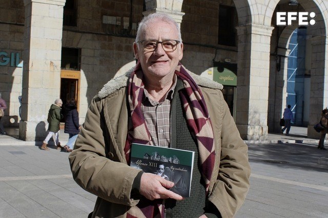 EFE_Cantabria's tweet photo. El periodista Juan Carlos Flores-Gispert repasa en un libro cómo el rey Alfonso XIII puso a Santander en el mapa turístico europeo.

https://t.co/j6o82EZ1dX

✍️📷 Eva García González https://t.co/HmMfQnnwhw