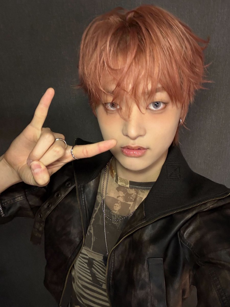 260226 ¦ Weverse: yesterday was really fun😎 #andTEAM_EJ #EUIJOO