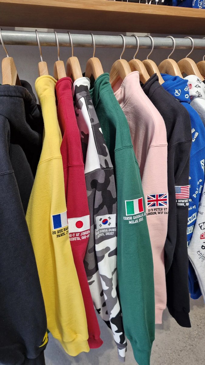 Supreme Drops tweet media