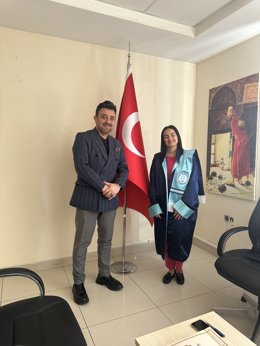 Bugün öğrencim Pelin Baş  “E - Ticarette Kampanya ve İndirimler: Müşteri Satın Alma Kararlarını Şekillendiren Faktörler”  isimli yüksek lisans tezini başarı ile savunarak mezun olmaya hak kazanmıştır. Kendisini tebrik ediyor, jüri üyesi hocalarıma da şükranlarımı sunuyorum.