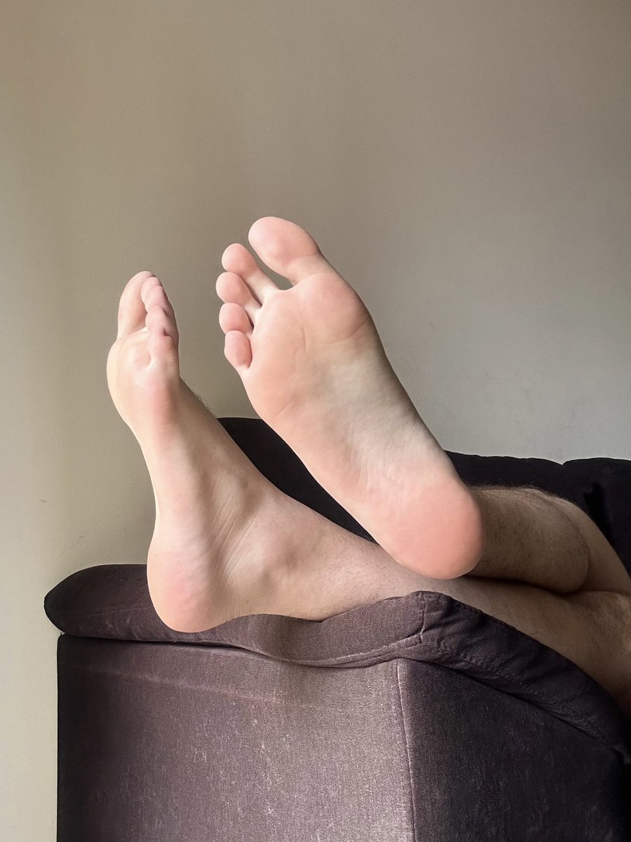 big men big feet tweet media