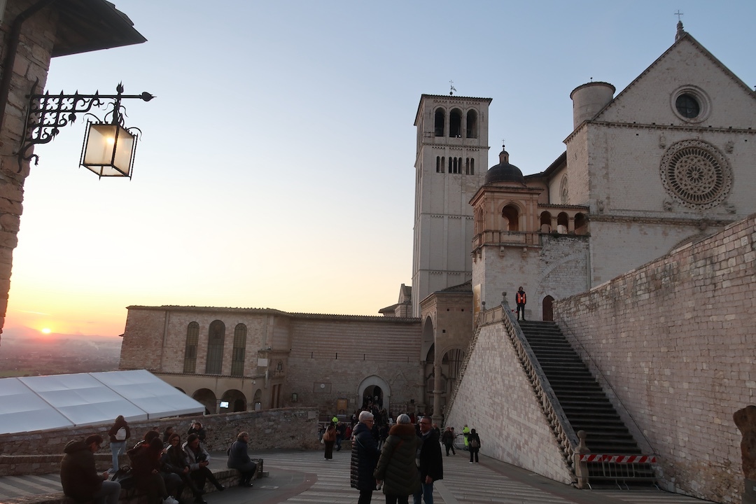 アッシジの聖フランチェスコ没後800年である今年、聖遺骨を一般人も