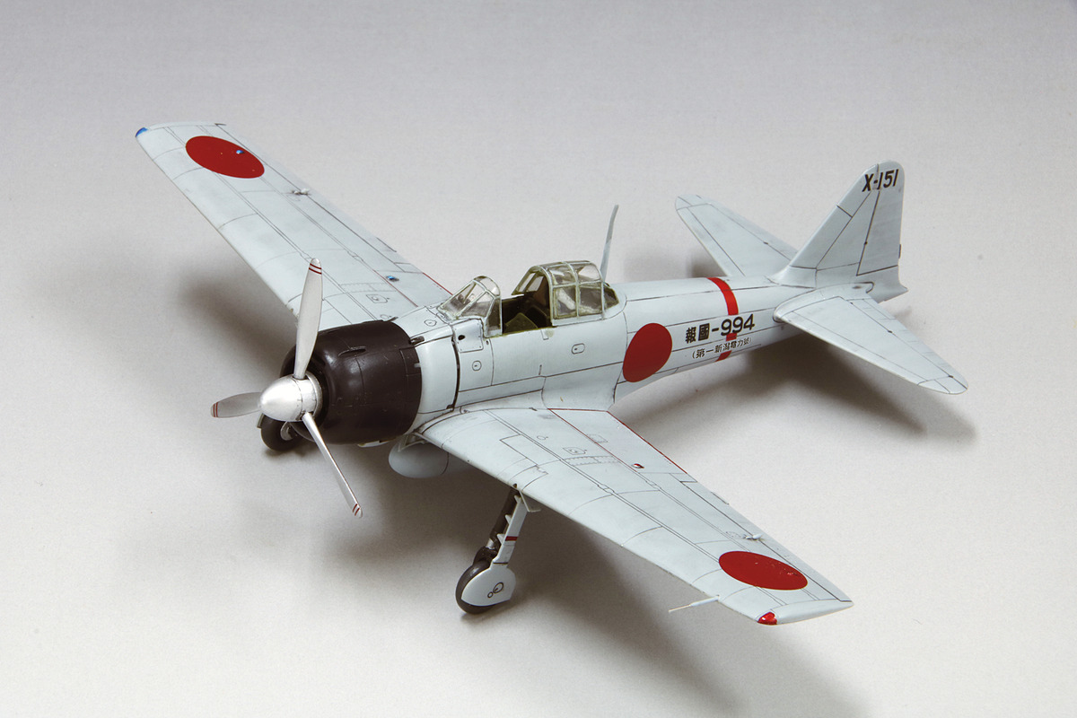 ゼロ戦「三二型」とプロトタイプ「十二試艦上戦闘機」1/72プラモデルが