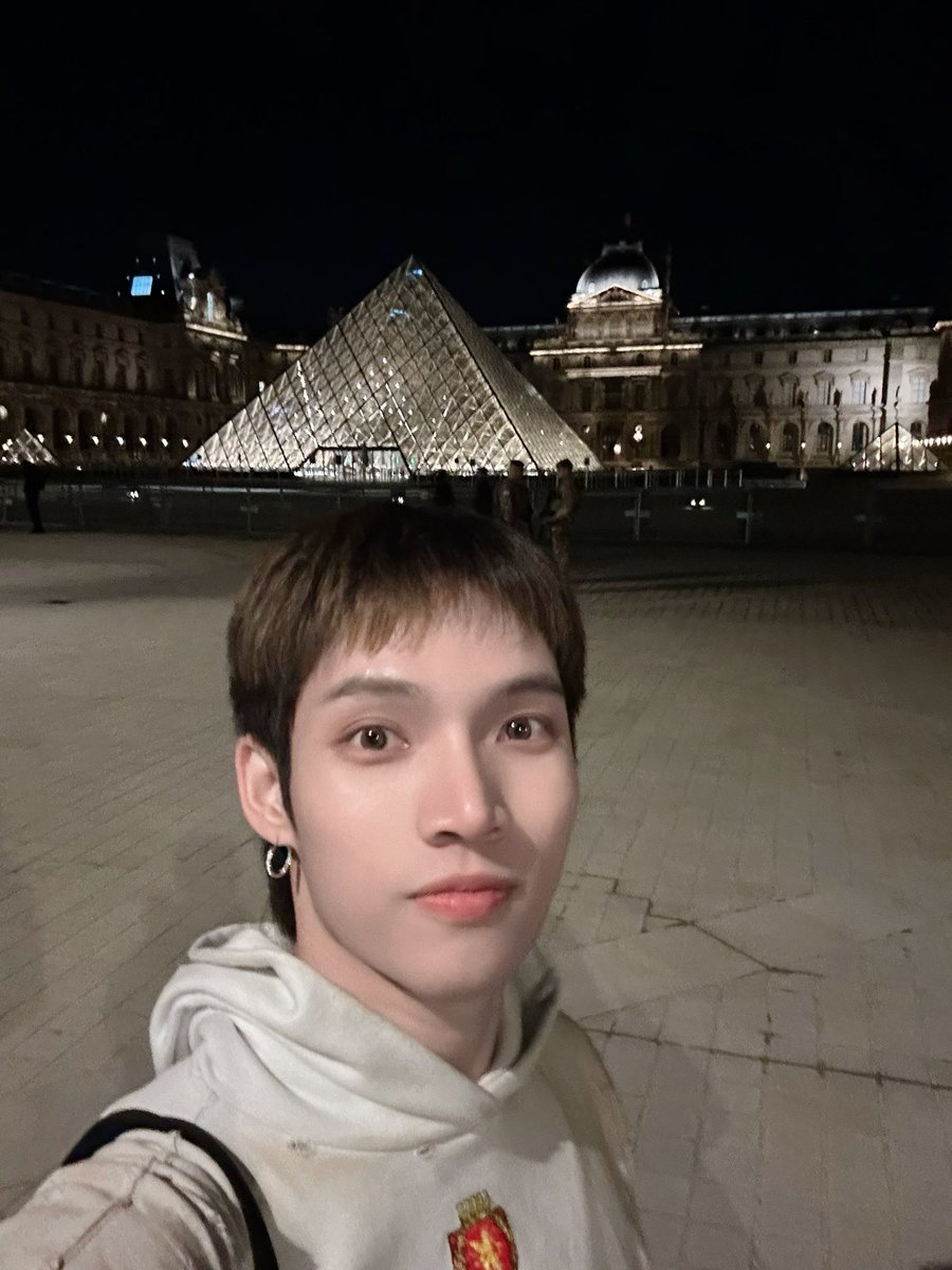 tadalee_'s tweet photo. Je t’aime🇫🇷✨
#TADALEE
#SuperThai #Paris https://t.co/4kqZA00ZQm