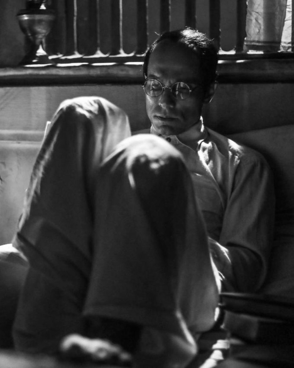 आमरण अनशन बहुतों ने किए, मरे सिर्फ सावरकर ।

Very few know that Savarkar ji fasted till his death or in other words took samadhi, finally leaving this world on “26th Feb 1966” 

Remembering him today.

नमन 🙏 

#VinayakDamodarSavarkar
#VeerSavarkar
#SwatantryaVeerSavarkar