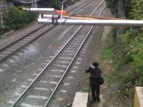 Implementasi juga banyak yg tolol. Sebagai anak kereta (anker) yang sudah naik KRL sejak Taman Kanak-kanak, KAI sebelum dibereskan Ignasius Jonan otaknya persis gubernur mana itu yang logikanya jalan di daerahnya rusak bukannya dibetulkan malah membeli mobil harga miliaran supaya