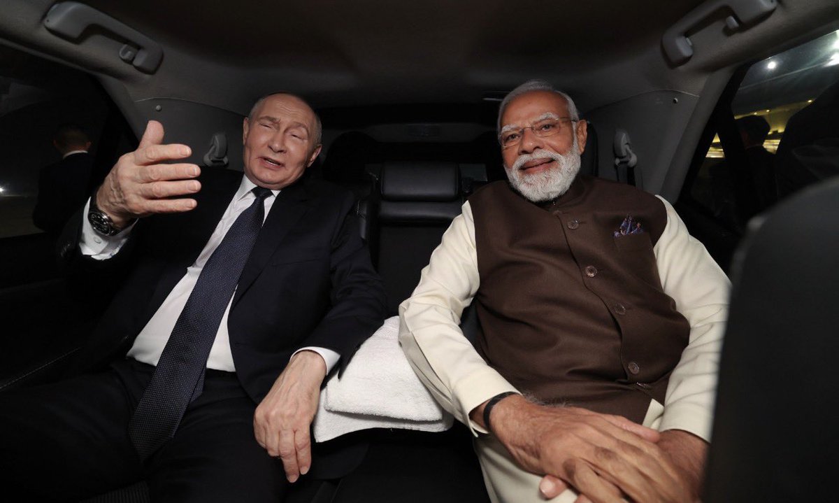 knowthenation's tweet photo. Modi Ji's Car Diplomacy Mastery! 🇮🇳
PM Narendra Modi builds unbeatable personal bonds that deliver results!
Nehru's era ended..Modi's connect conquers! #CarDiplomacy #ModiGlobalLeader #IndiaIsraelFriendship https://t.co/EHm1F3gArg