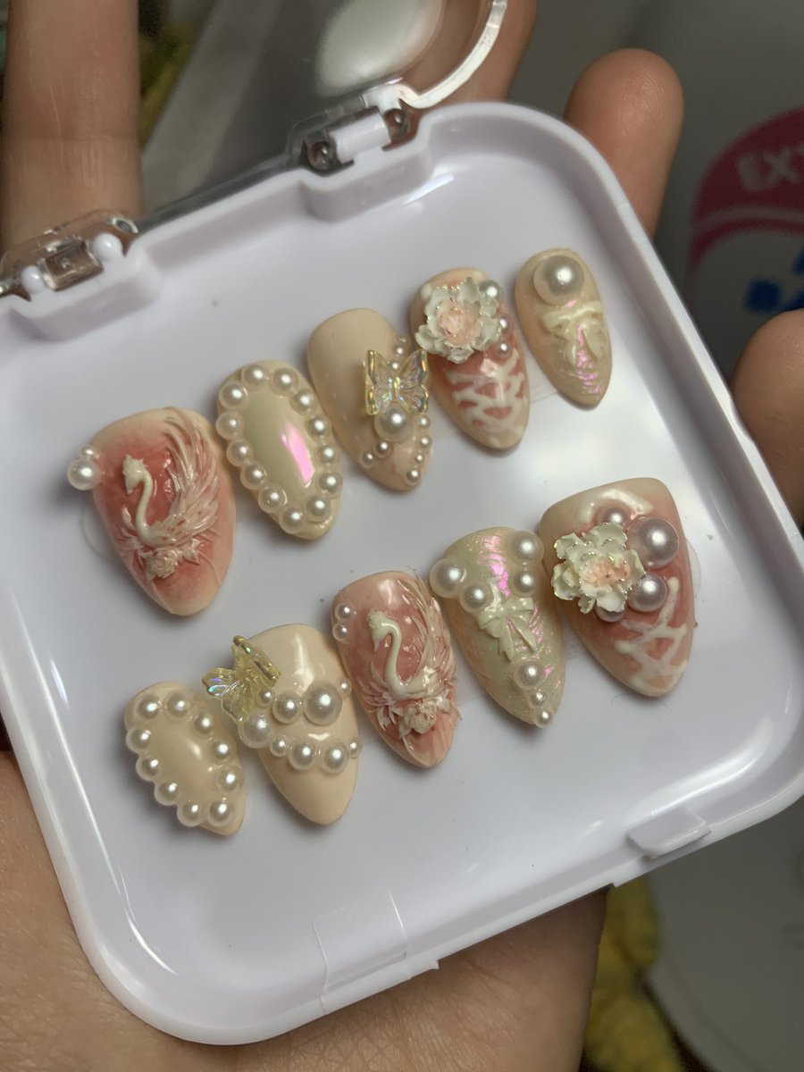 mew ୨୧ // OPEN CUSTOM CROCHET KEYCHAIN 🧶 tweet media