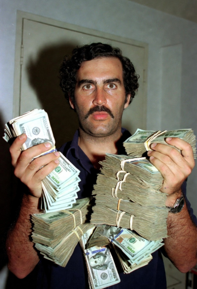 De-Facto tweet media