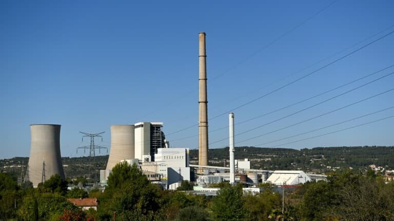 Elle pourrait coûter "jusqu'à 1,5 milliard d'euros" au contribuable: la Cour des comptes étrille le "fonctionnement chaotique" de la centrale de Gardanne appartenant à Daniel Kretinsky
l.bfmtv.com/lu2P