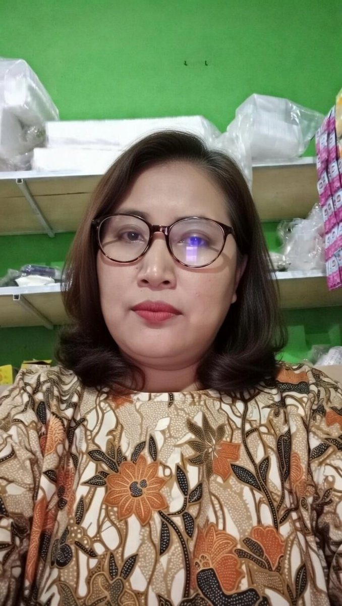 Lili Yuanti tweet media