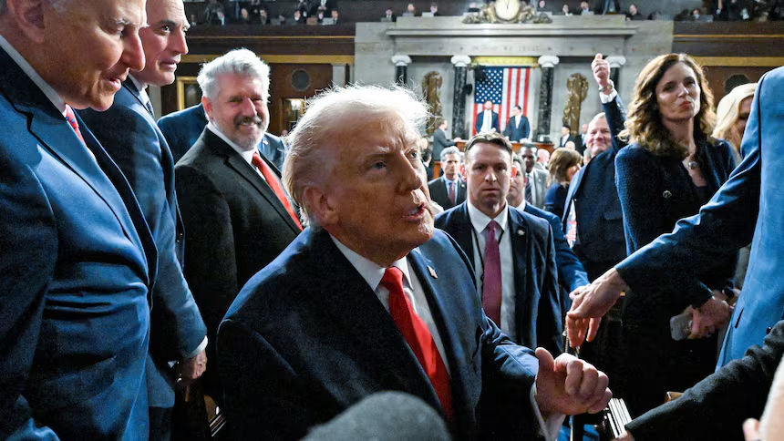 Bella9339's tweet photo. Democrats investigating whether U.S. DOJ withheld Epstein documents about abuse accusation against Trump
Lawmaker says department did not publish documents from interviews with survivor in 2019 https://t.co/e7MPBLw21A