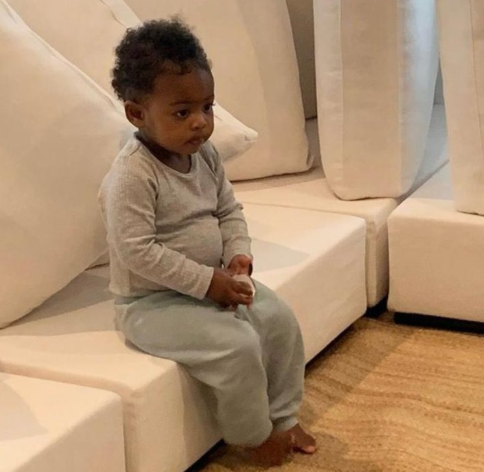 I’ve got more than 3k followers and I can’t even get average 20 likes per tweet 👀
  Should I blame algorithm Abi nah my mutuals no Dey turn up
Drop emoji make I visit ur TL ASAP