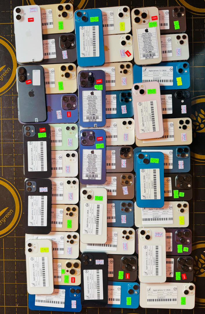 JumahLoybados's tweet photo. 🇬🇧used models restocked @ultragadgetstor , come through for authentic gadgets at an affordable price. 
📞0755961936
📍Mabirizi complex B-24 https://t.co/xpaKAA9tp8
