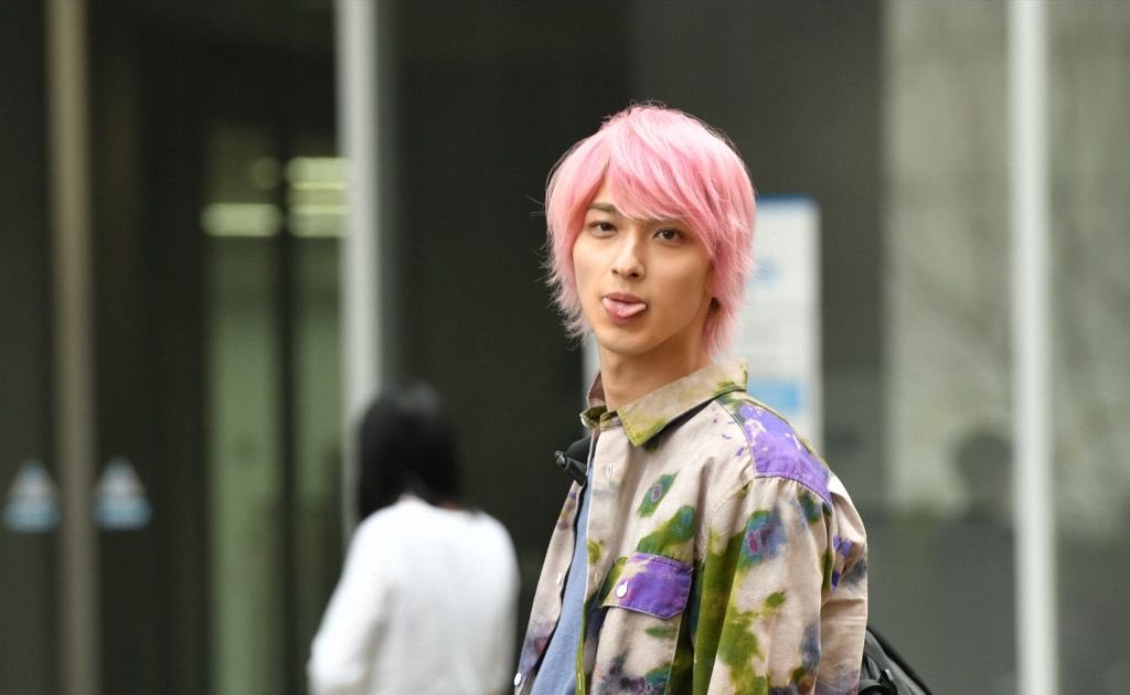 横浜流星、ファンクラブ生配信でキツネぬいぐるみ「りゅコン」命名