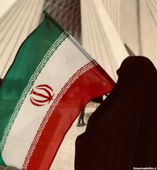 من نجوا
 فرزند ایران زمین 
در محضر ملت شریف ایران 
سوگند یاد میکنم 
برای حفظ این پرچم مقدس از هیچ تلاشی فروگذار نکنم و
در برابر حمله ی #وحوش_پهلوی تا پای جان از این آرمان مقدس دفاع نمایم !
باشد که آرزوی #سلطنت_سیاه خود را به گور ببرند .