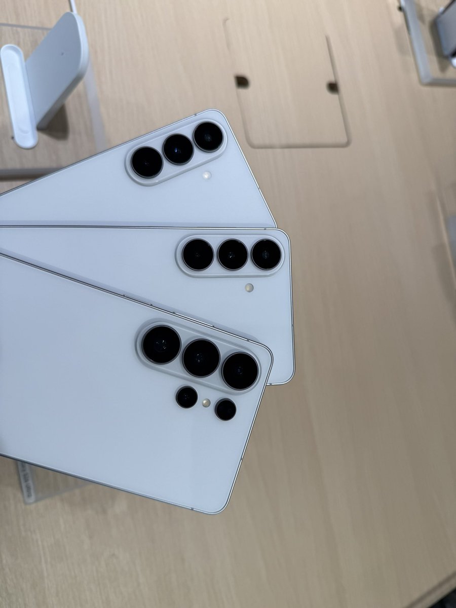 한 가 련 tweet media