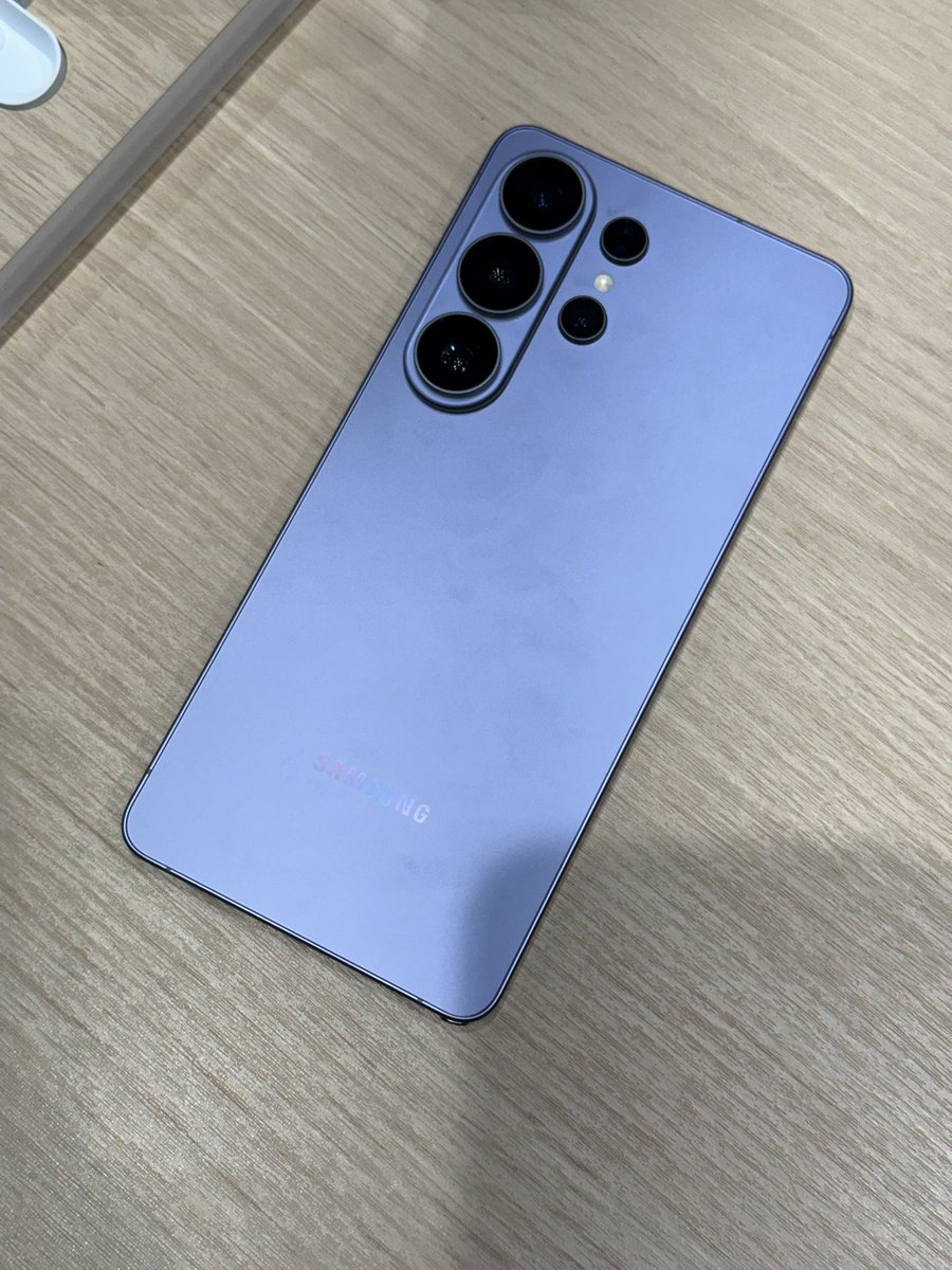 한 가 련 tweet media