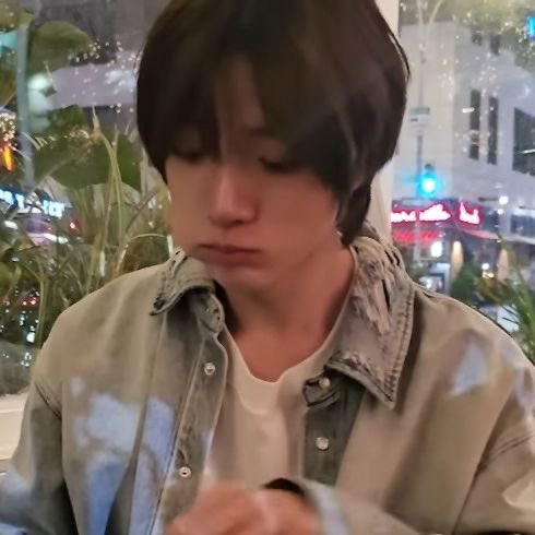 _ggyu5's tweet photo. 아무생각없이 먹었던 음식이 ㅈㄴ 맛있을 때 https://t.co/ljZrjJovIj