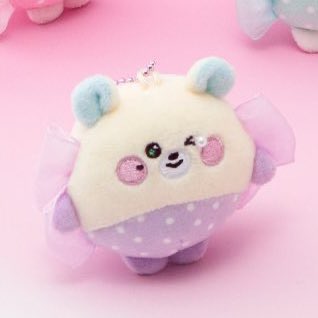 จีพึ said

เสื้อปาดไหล่                           คอสตูมโบว์ใหญ่+
                                                  น้ำตานางฟ้า