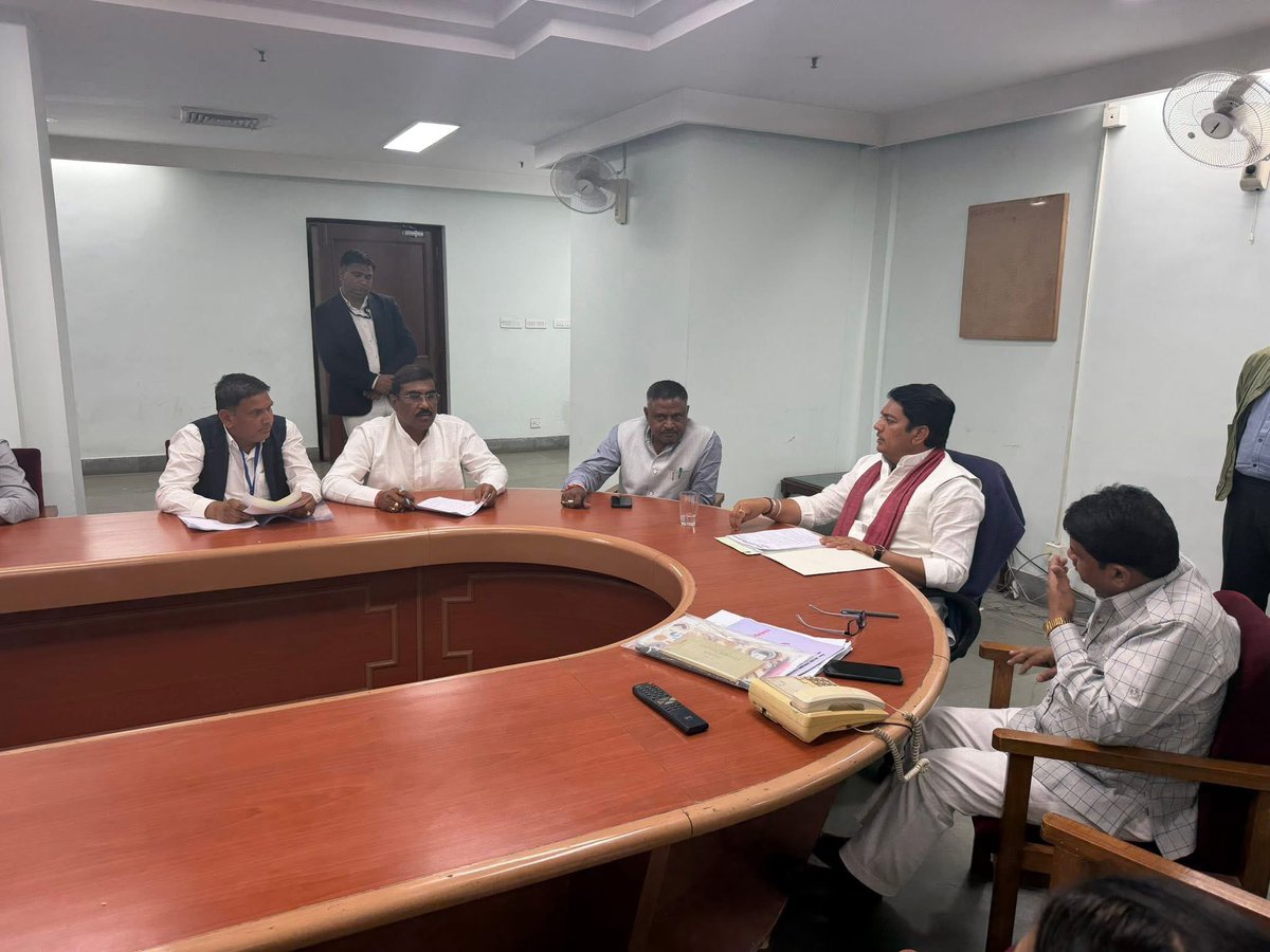 माली(सैनी) समाज के प्रतिनिधिमंडल के साथ विधानसभा में बैठक कर उनके माँग पत्र को लिया और सकारात्मक वार्ता संपन्न हुई।